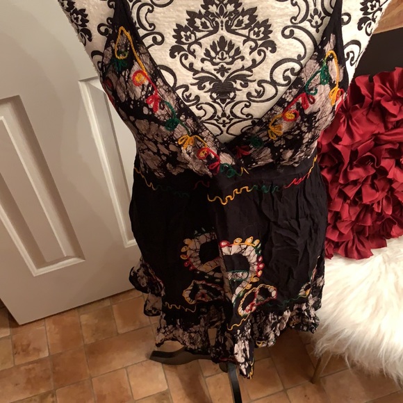 Black with Print Swim Suit Coverup - Picture 9 of 10